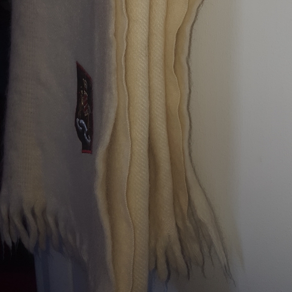 Wool Blanket - Picture 2 of 5